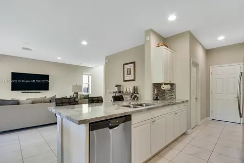 1981 NW Cataluna Circle Port St. Lucie FL 34986