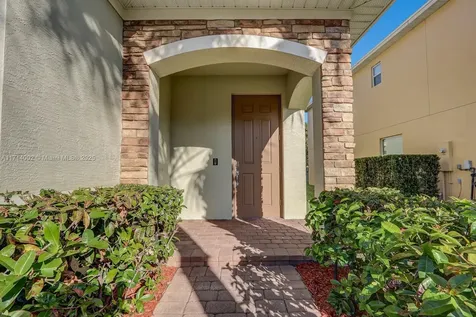 1981 NW Cataluna Circle Port St. Lucie FL 34986