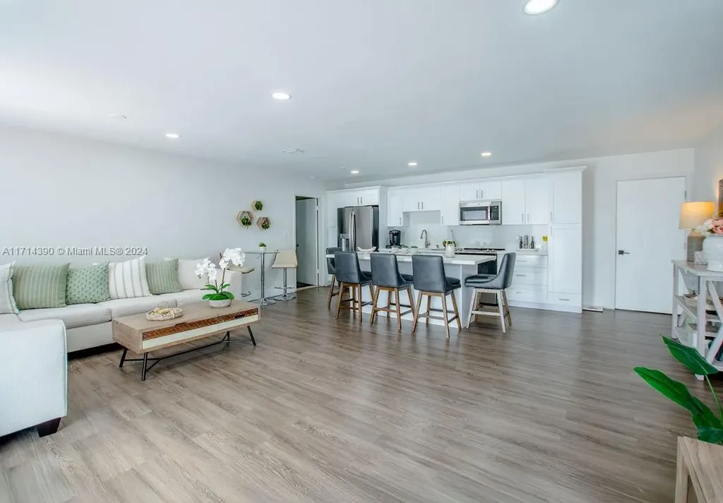 8341 SW 12th Terrace Miami FL 33144