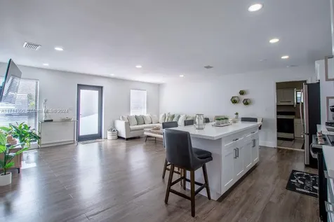 8341 SW 12th Terrace Miami FL 33144