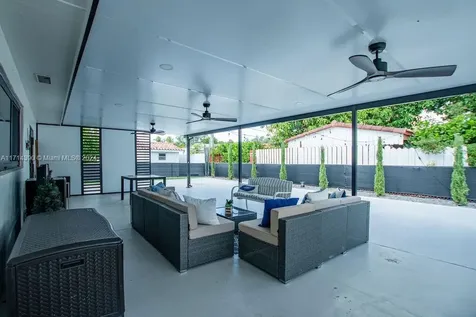 8341 SW 12th Terrace Miami FL 33144
