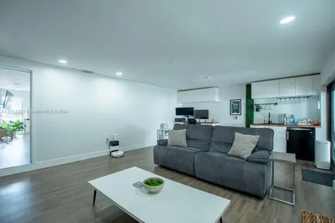 8341 SW 12th Terrace Miami FL 33144