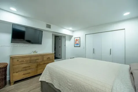 8341 SW 12th Terrace Miami FL 33144