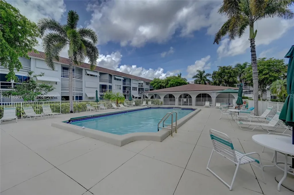 1040 SE 4th Avenue Deerfield Beach FL 33441