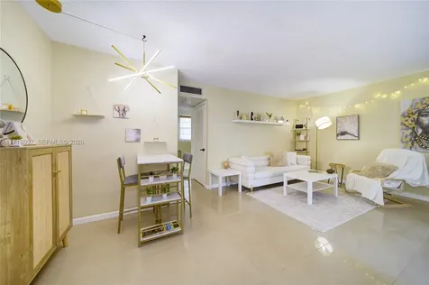 1040 SE 4th Avenue Deerfield Beach FL 33441
