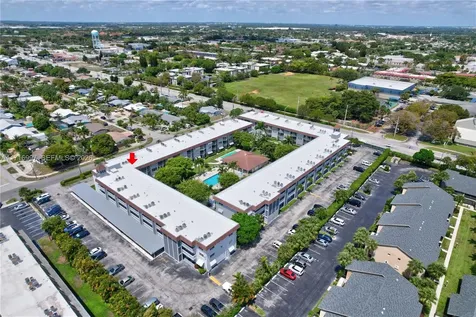 1040 SE 4th Avenue Deerfield Beach FL 33441