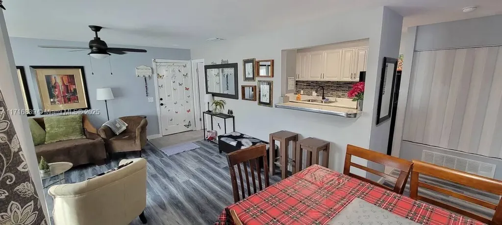 13285 Arbor Pointe Circle Tampa FL 33617