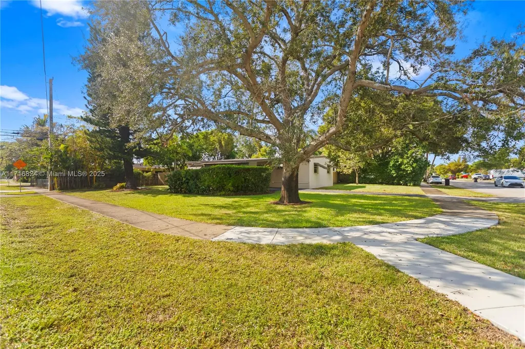 3302 SW 15th Court Fort Lauderdale FL 33312