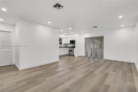 7861 NW 14th Street Pembroke Pines FL 33024
