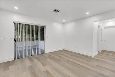 7861 NW 14th Street Pembroke Pines FL 33024