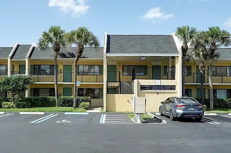 1727 W Meadows Circle W Boynton Beach FL 33436