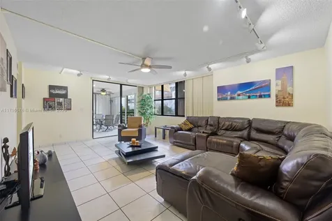 20401 NE 30th Avenue Aventura FL 33180