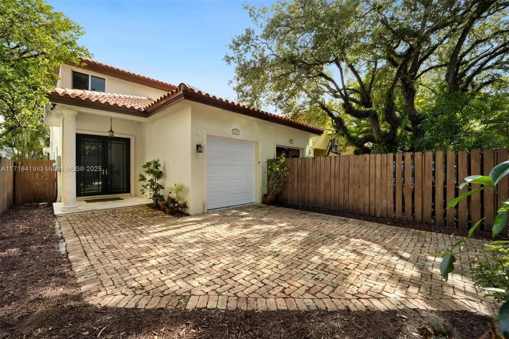 3035 Allamanda Street Miami FL 33133
