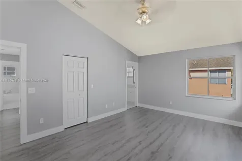 10161 NW 5th Street Pembroke Pines FL 33026