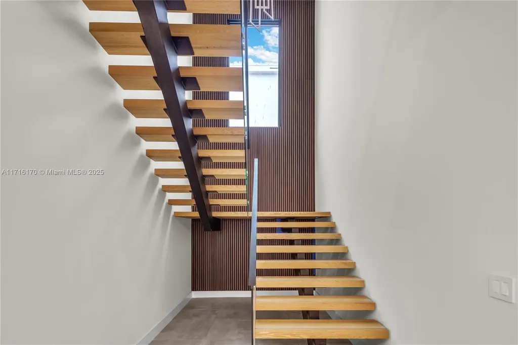 537 NE 14th Avenue Fort Lauderdale FL 33301