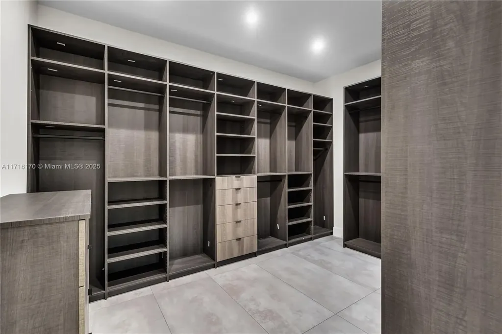 537 NE 14th Avenue Fort Lauderdale FL 33301