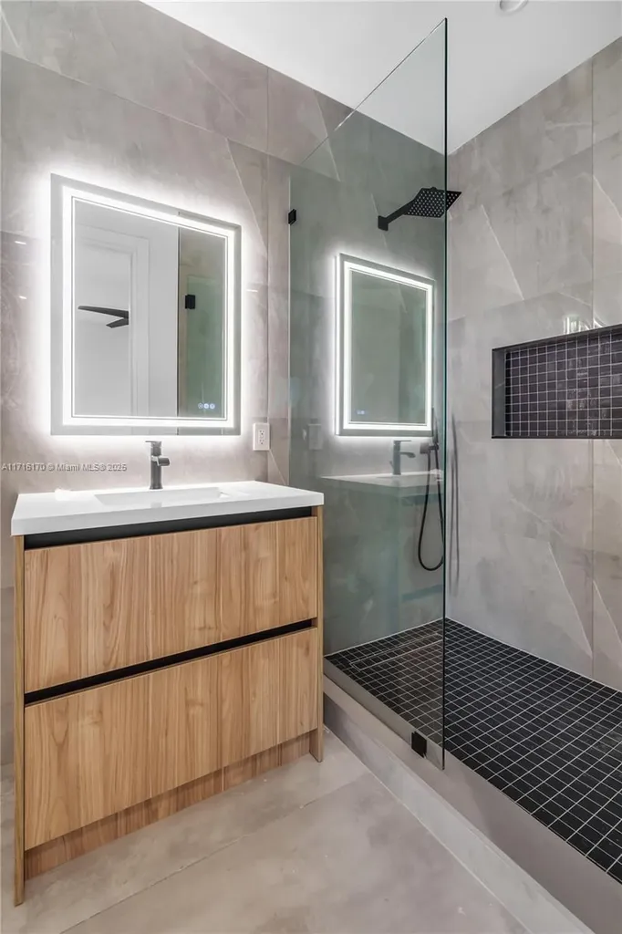 537 NE 14th Avenue Fort Lauderdale FL 33301