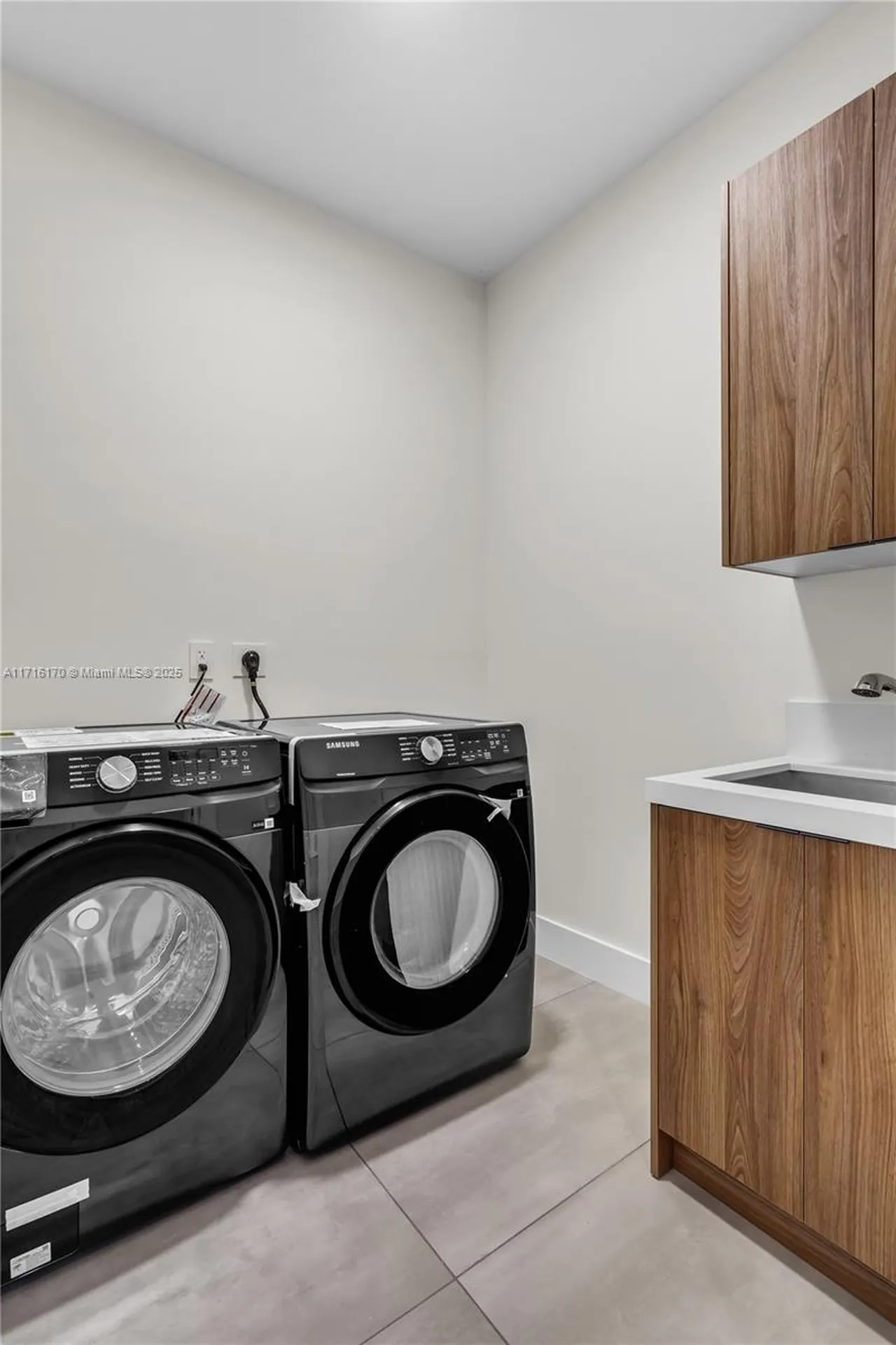 537 NE 14th Avenue Fort Lauderdale FL 33301