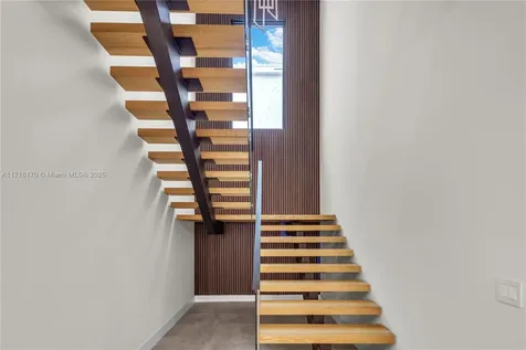 537 NE 14th Avenue Fort Lauderdale FL 33301