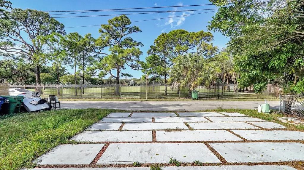 1240 SW 32nd Avenue Fort Lauderdale FL 33312