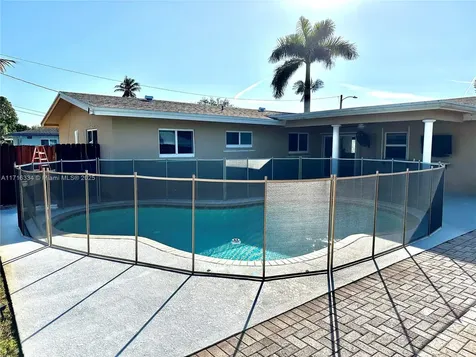 6901 NW 12th Street Plantation FL 33313
