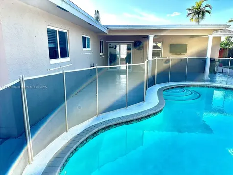 6901 NW 12th Street Plantation FL 33313