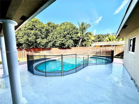 6901 NW 12th Street Plantation FL 33313