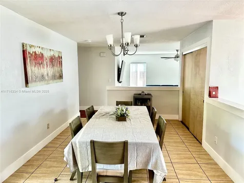 6901 NW 12th Street Plantation FL 33313