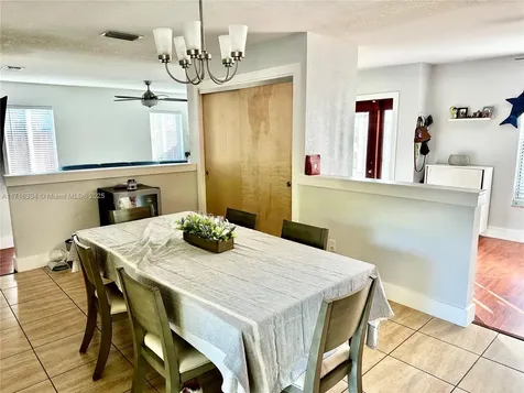 6901 NW 12th Street Plantation FL 33313