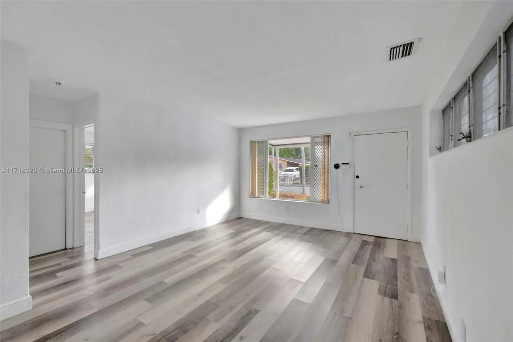 2981 NW 7th Court Fort Lauderdale FL 33311