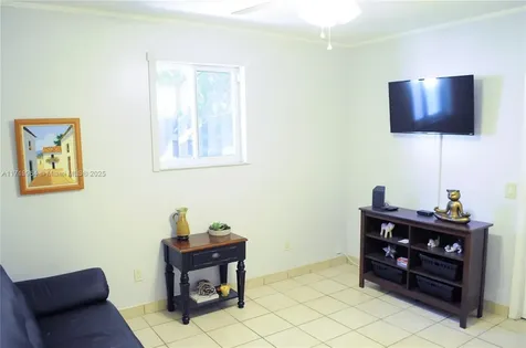 5118 SW 153rd Place N Miami FL 33185