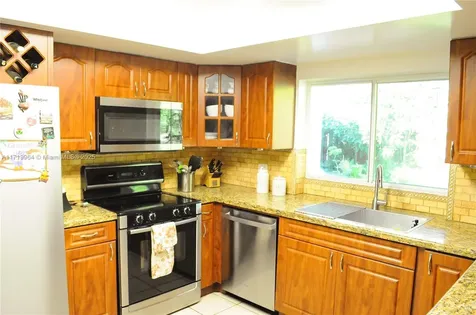 5118 SW 153rd Place N Miami FL 33185