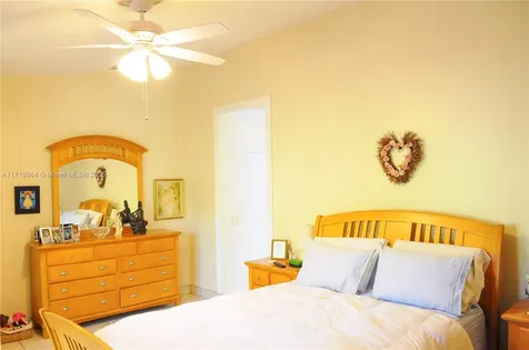 5118 SW 153rd Place N Miami FL 33185