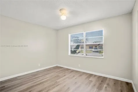 604 SW 76th Terrace North Lauderdale FL 33068