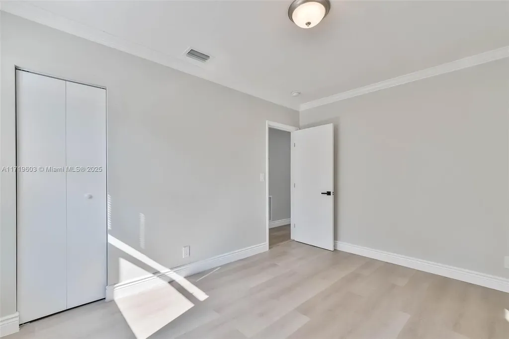 1537 NW 6th Avenue Fort Lauderdale FL 33311