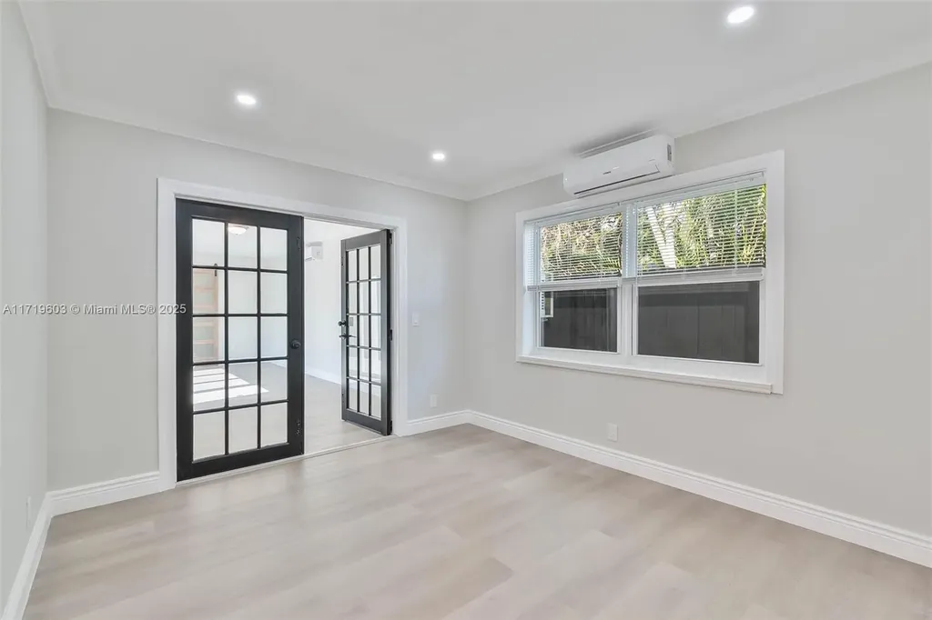 1537 NW 6th Avenue Fort Lauderdale FL 33311