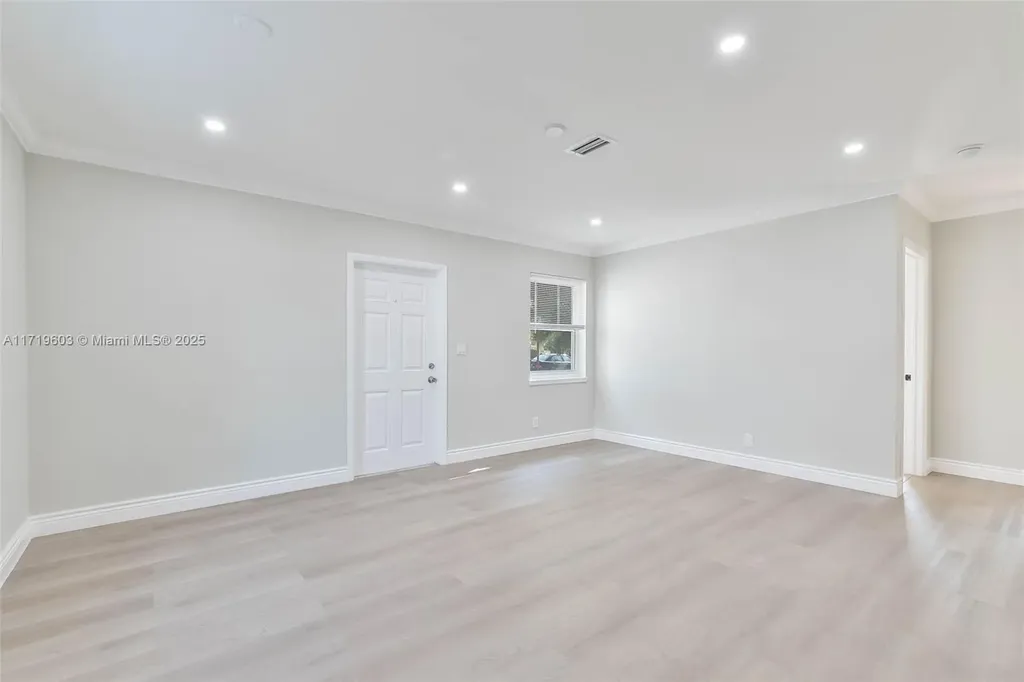 1537 NW 6th Avenue Fort Lauderdale FL 33311