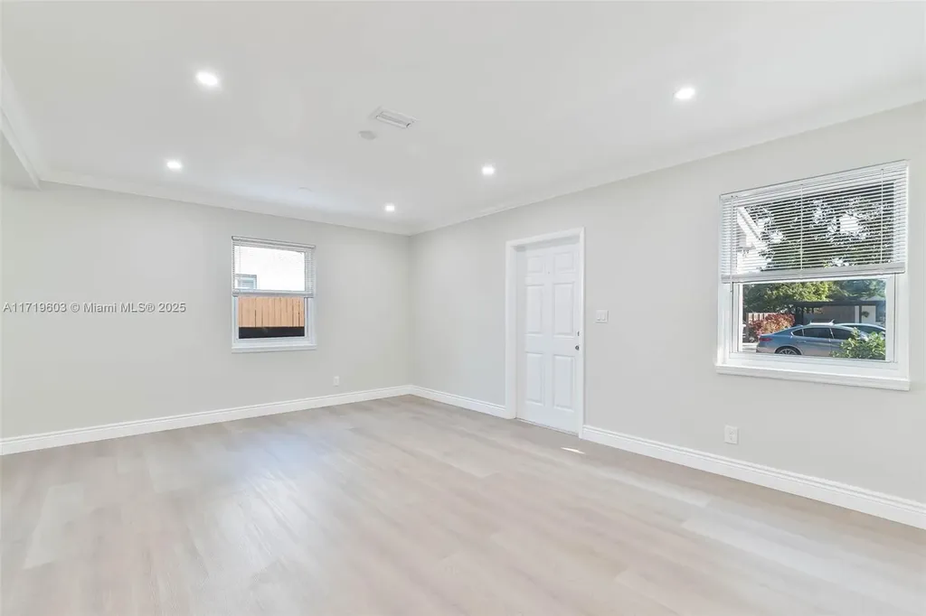 1537 NW 6th Avenue Fort Lauderdale FL 33311