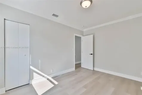 1537 NW 6th Avenue Fort Lauderdale FL 33311