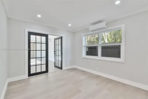 1537 NW 6th Avenue Fort Lauderdale FL 33311