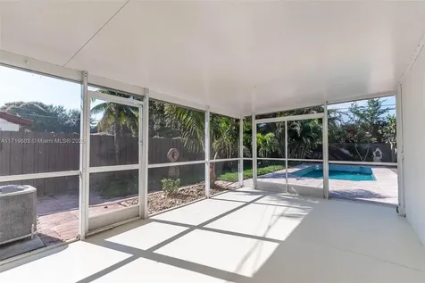 1537 NW 6th Avenue Fort Lauderdale FL 33311