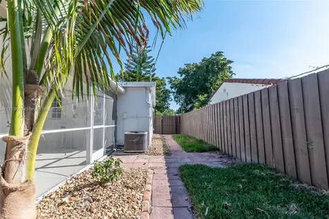 1537 NW 6th Avenue Fort Lauderdale FL 33311