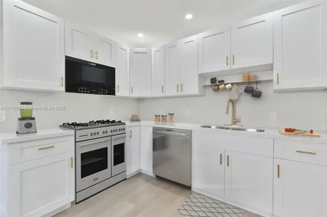 1537 NW 6th Avenue Fort Lauderdale FL 33311