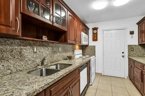 949 W 79th Street Hialeah FL 33014