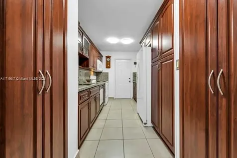949 W 79th Street Hialeah FL 33014