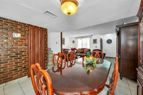 949 W 79th Street Hialeah FL 33014