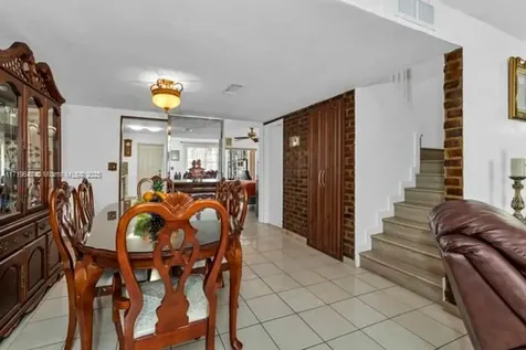 949 W 79th Street Hialeah FL 33014