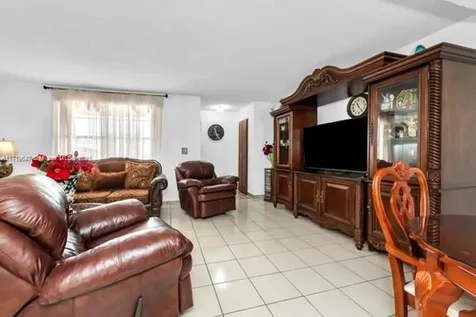 949 W 79th Street Hialeah FL 33014