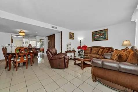 949 W 79th Street Hialeah FL 33014