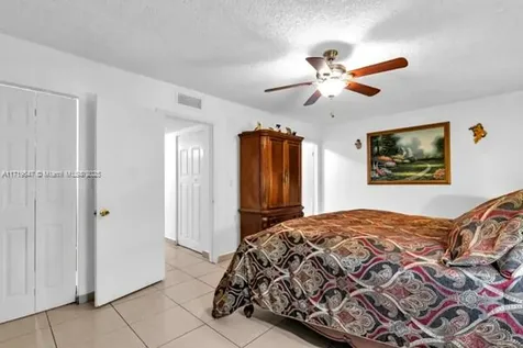 949 W 79th Street Hialeah FL 33014